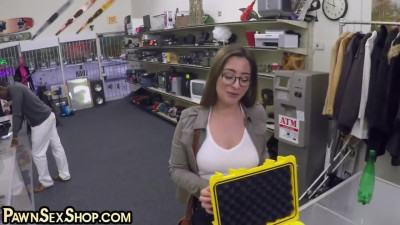 Geeky amateur customer fucks in shop