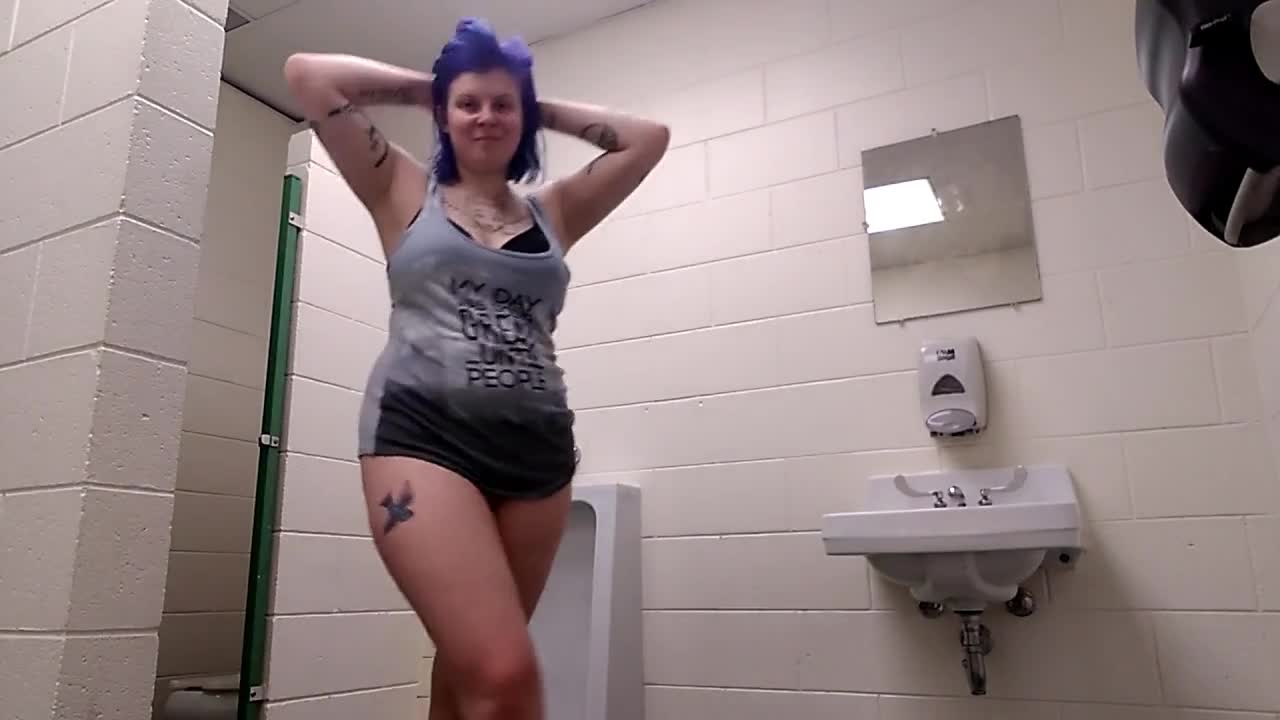 Watch Shaking My Big Ass In Public UW-Milwaukee Bathroom Short Sex Videos - Duration: 01:36 | ePornNEW.