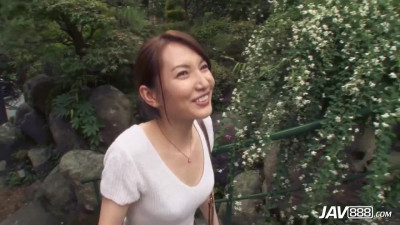 JAV888 Hitomi Hayama brings her new date home