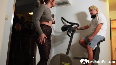 Redhead at the gym gets nailed hard