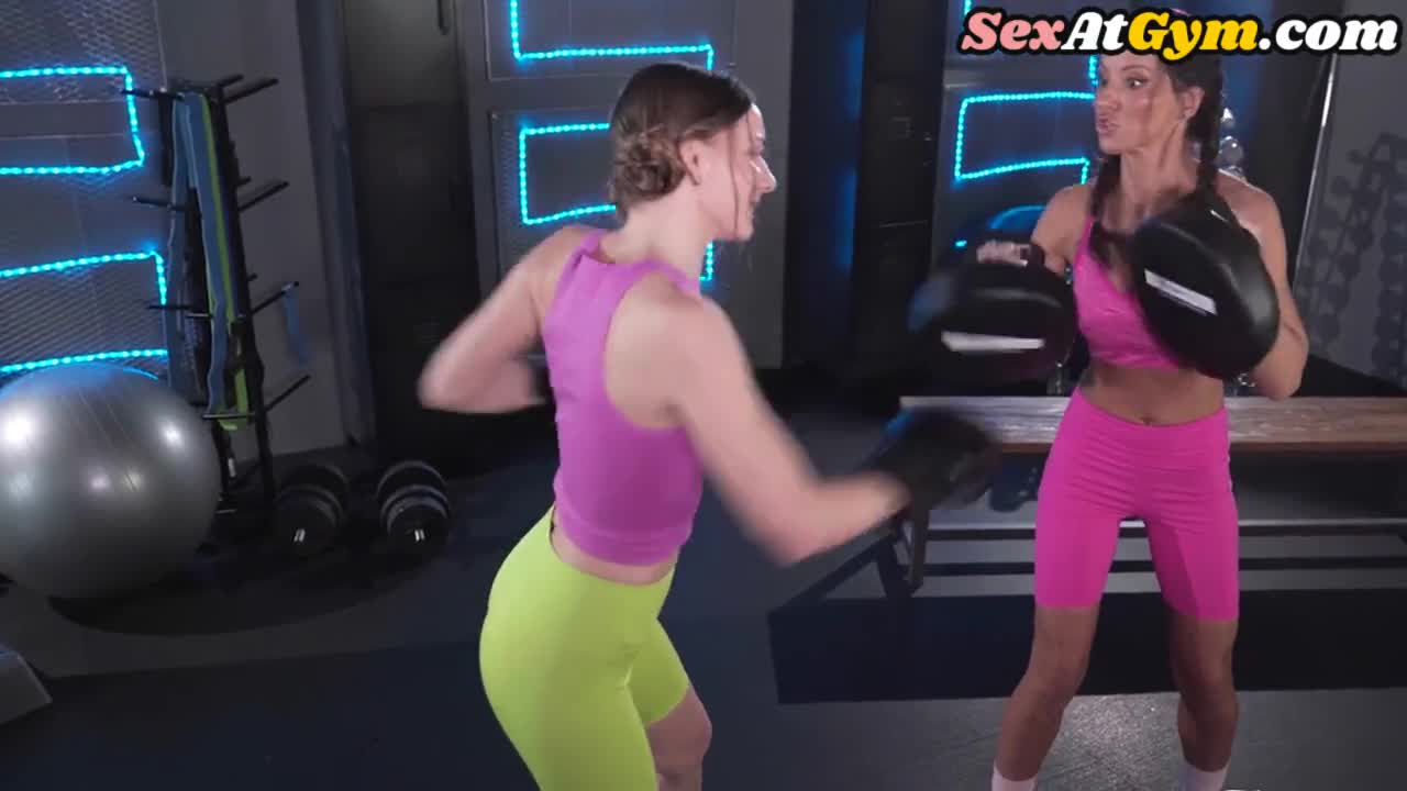 Watch Lesbian gym babe facesitting and fingering GF after workout Short Sex Videos - Duration: 07:55 | ePornNEW.