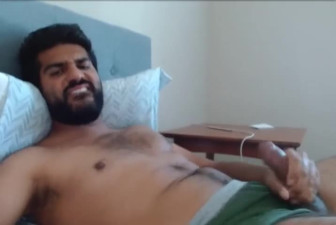 Horny Pakistani Guy Cums