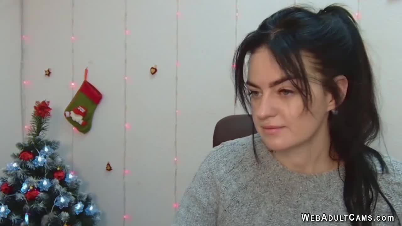 Watch Amateur Ukrainian babe LeksyPapii on webcam on Xmass Eve Short Sex Videos - Duration: 05:06 | ePornNEW.