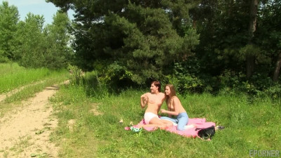 Picnic Pussy -- Alexis Crystal Has Sex