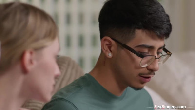 Virgin teen cheerleader makes shy guy the luckiest man alive