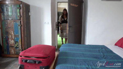 Dulce Morena comes to relax at the hotel with a big dildo in her suitcase