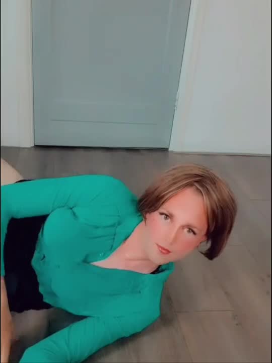 Watch Dirty scat and piss slut Annemieke plays on the floor Short Sex Videos - Duration: 05:21 | ePornNEW.