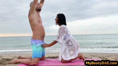 Public bigass Latina pussyfucked outdoor on public beach