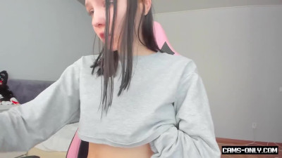 Cute gamer camgirl squirt action