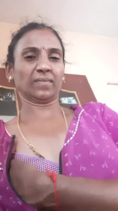 Watch Tamil wife pressing selfie Short Sex Videos - Duration: 00:52 | ePornNEW.