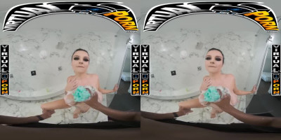 VIRTUAL PORN - Payton Preslee Gets Sudsy, Takes BBC In VR