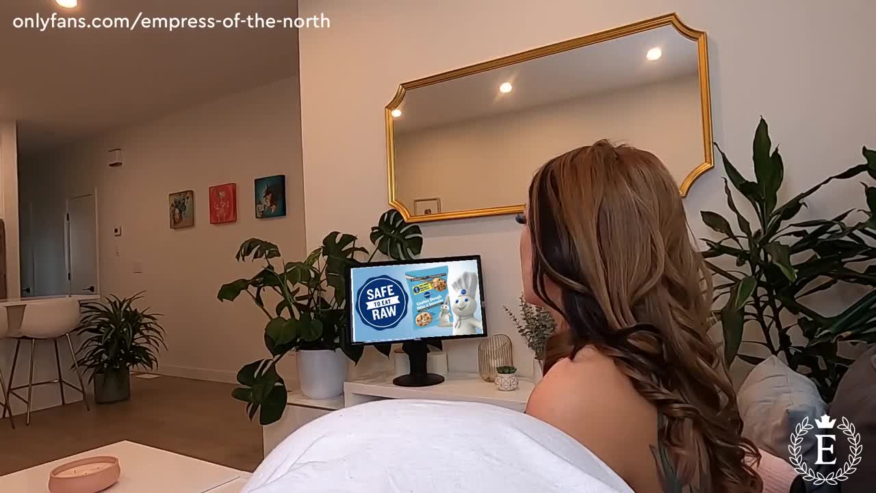 Watch Pillsbury Dough Boy - 60s Housewife Cookie Stuffing POV Belly Expansion Short Sex Videos - Duration: 01:54 | ePornNEW.